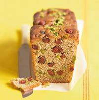 Cake aux fraises séchées et aux pistaches Cake aux fraises séchées et aux pistaches